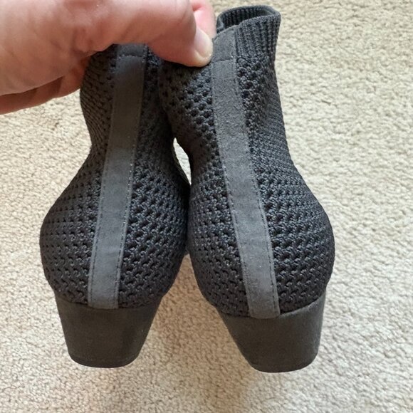 Eileen Fisher minimal gray knitted Purl booties with suede accents size 5 - Picture 3 of 6